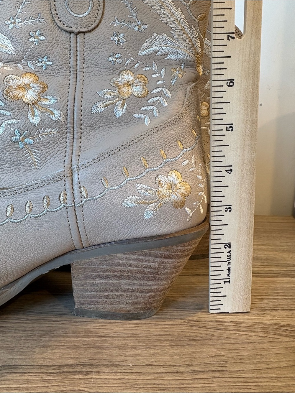 Dingo Primrose Western Booties, snip toe Embroidered Beige and Gold - Picture 11 of 11